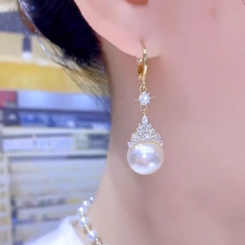 Emily Pearl Necklace